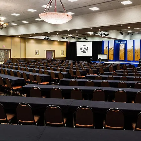 Bismarck Hotel And Conference Center 