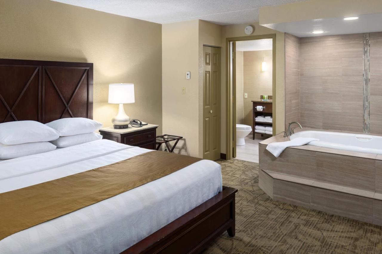 Hotel And Conference Center 3*