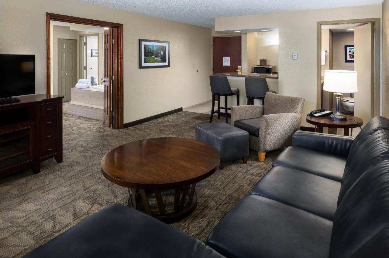 Hotel And Conference Center Bismarck